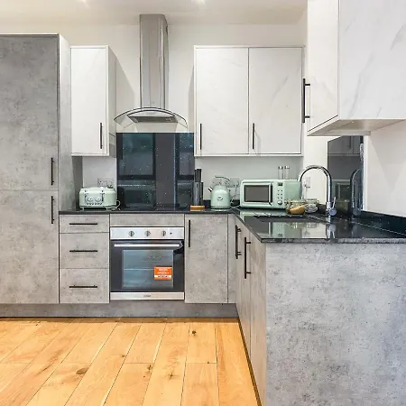 Heathrow Airport Apartments By Elegance Living